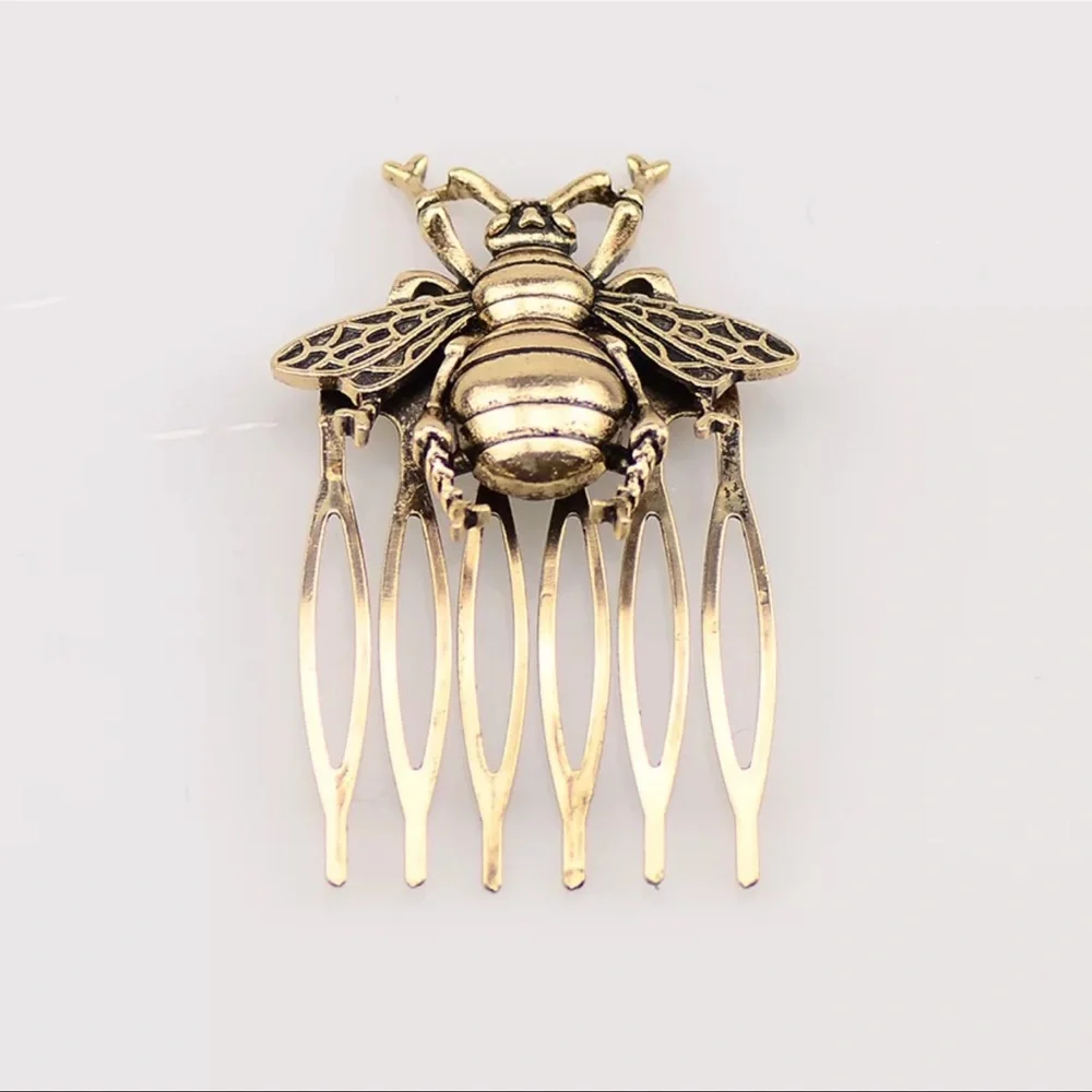 Bee Comb - Picture 3 of 5